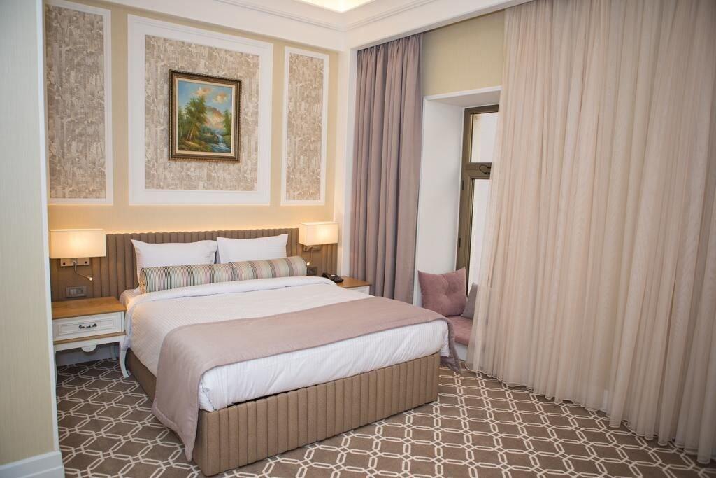 Theatrum Hotel Baku Exteriér fotografie A bedroom at the hotel