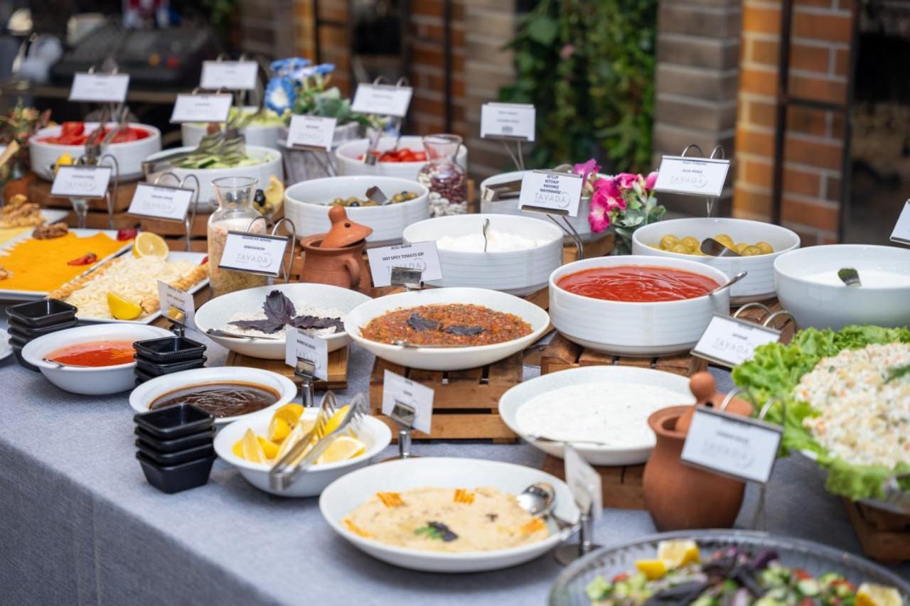 Theatrum Hotel Baku Exteriér fotografie A buffet