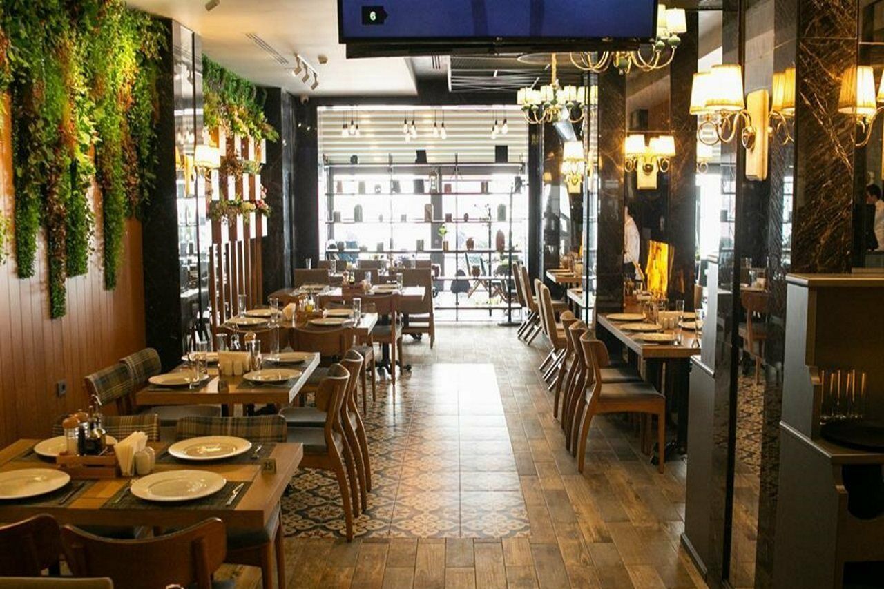 Theatrum Hotel Baku Exteriér fotografie Restaurant in Madrid